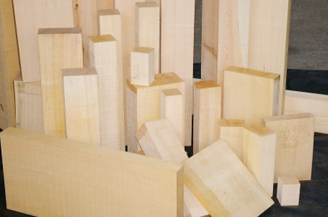 天然木曽檜、檜風呂、彫刻材・能面材販売 東京池田木材株式会社 -